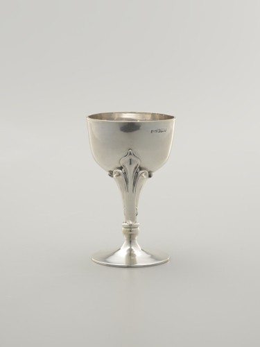 maker%27s%20mark%20of%20Mappin%20%26%20Webb%20Ltd.%2C%20%3Cb%3E%3Ci%3E%20Chalice%3C%2Fi%3E%3C%2Fb%3E%2C%201902%2C%20sterling%20silver%2C%20The%20Margo%20Grant%20Walsh%2020th%20Century%20Silver%20and%20Metalworks%20Collection%2C%20public%20domain%2C%202001.129.31